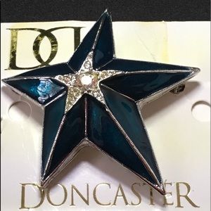 Doncaster Enamel & Rhinestone Star Brooch NEW old